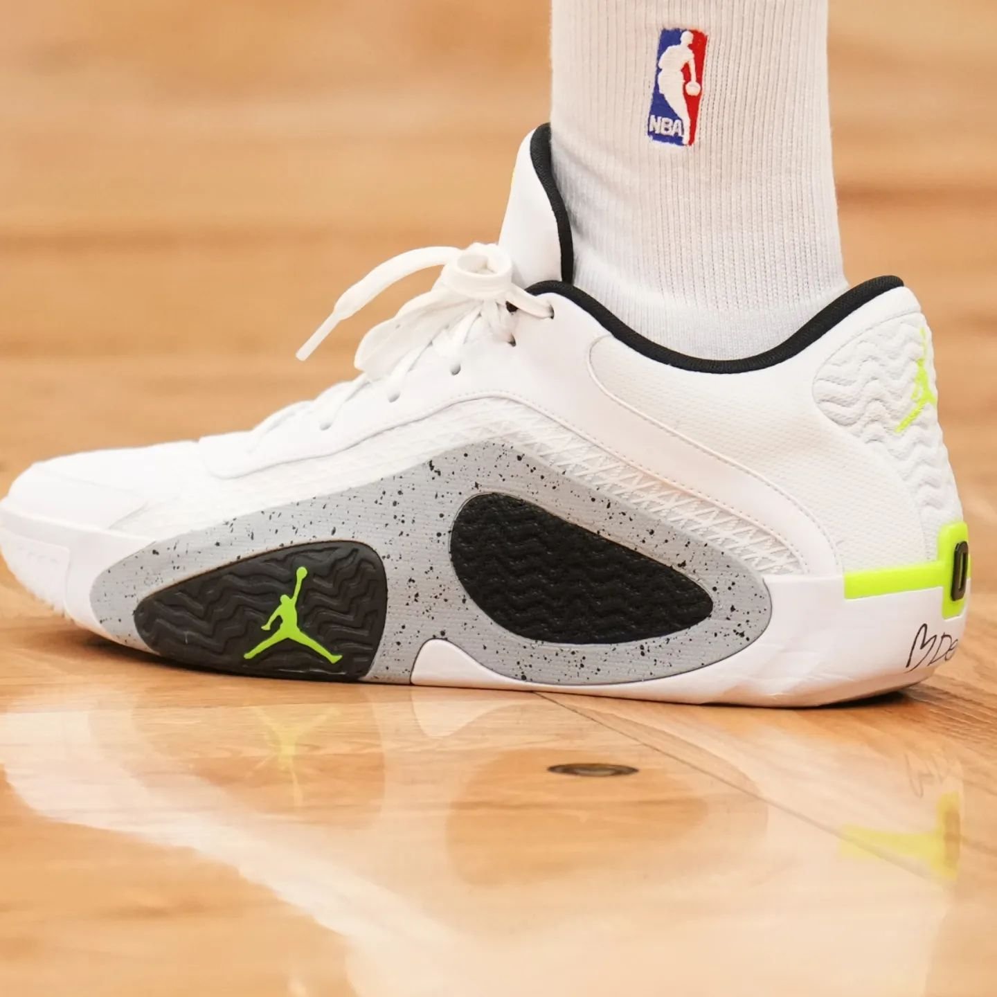 Nike Jordan Jayson Tatum 2 Legacy White Neon