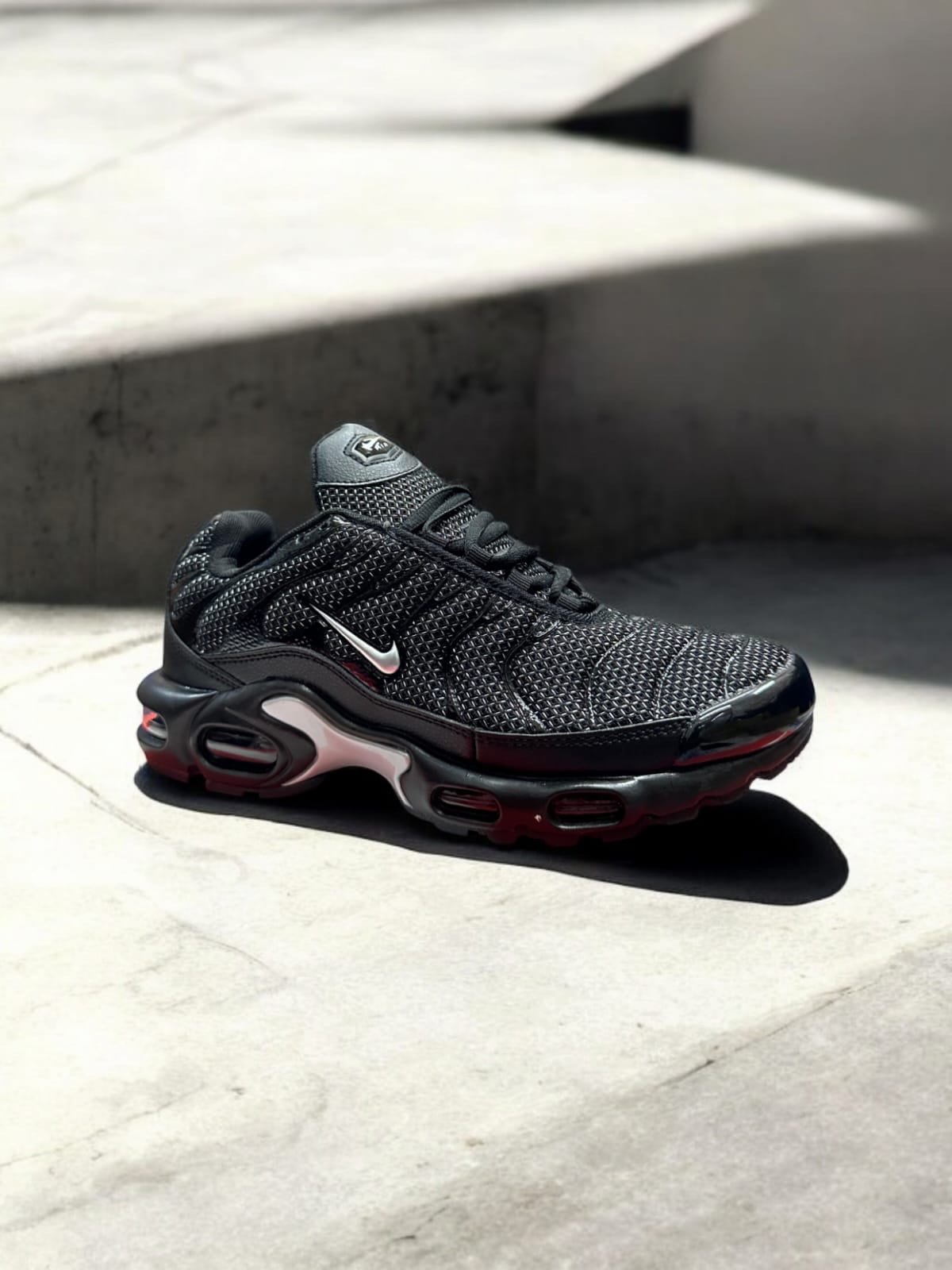First Copy Nike Airmax Plus Metallic Black Silver - Image 2