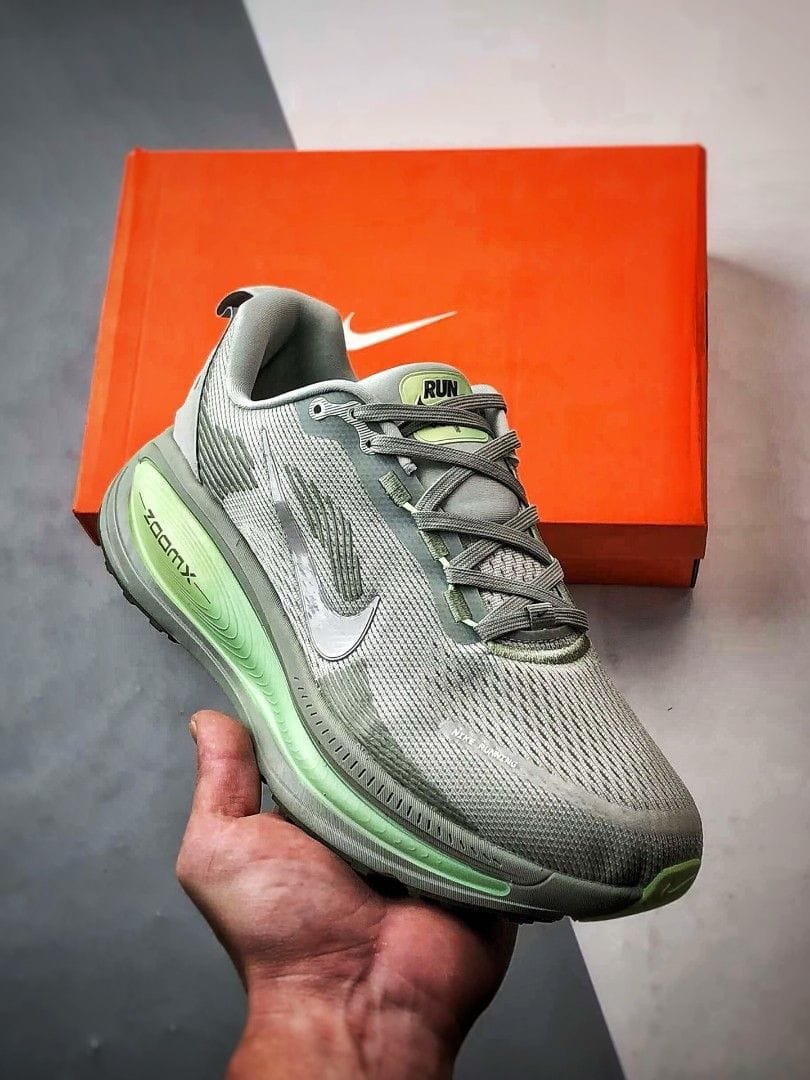 Nike Zoom Vomero 18 Silver College Grey - Image 4