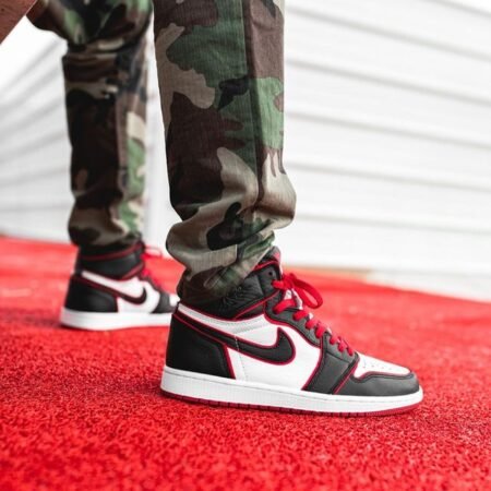 Nike Jordan Retro 1 Bloodline Semi-UA With OG Box