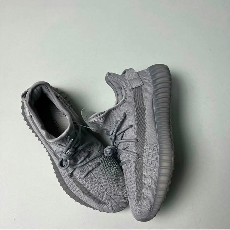 Adidass Yeezy Boost 350 v2 Space Ash With Accessories Semi UA - Image 3