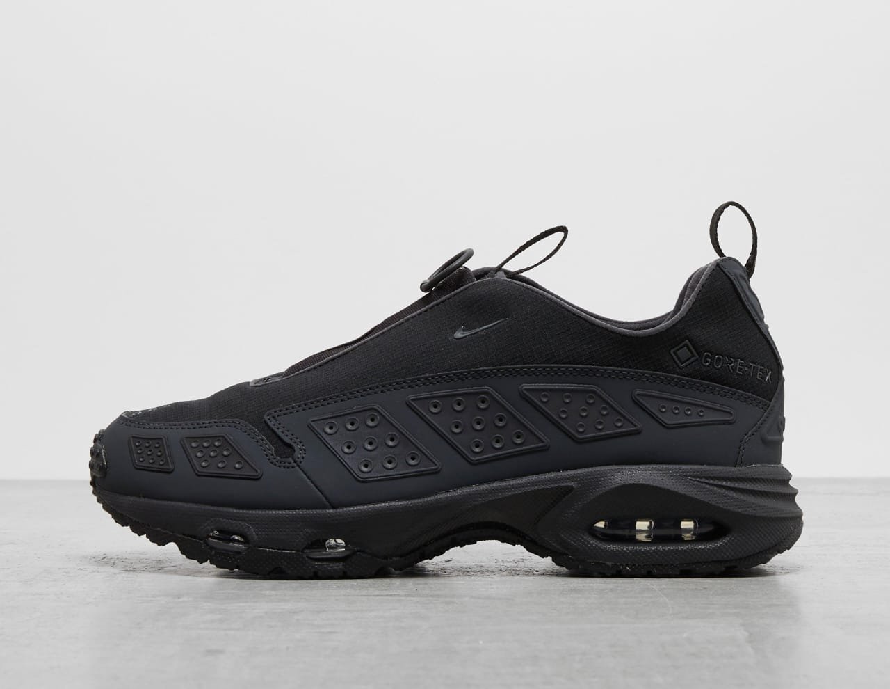 Nike AirMax SNDR GORE TEX Black and Dark Smoke Grey - Image 2