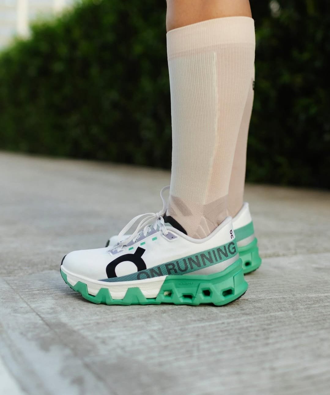 On Running Cloudmonster Hyper Undyed Mint" - Image 5
