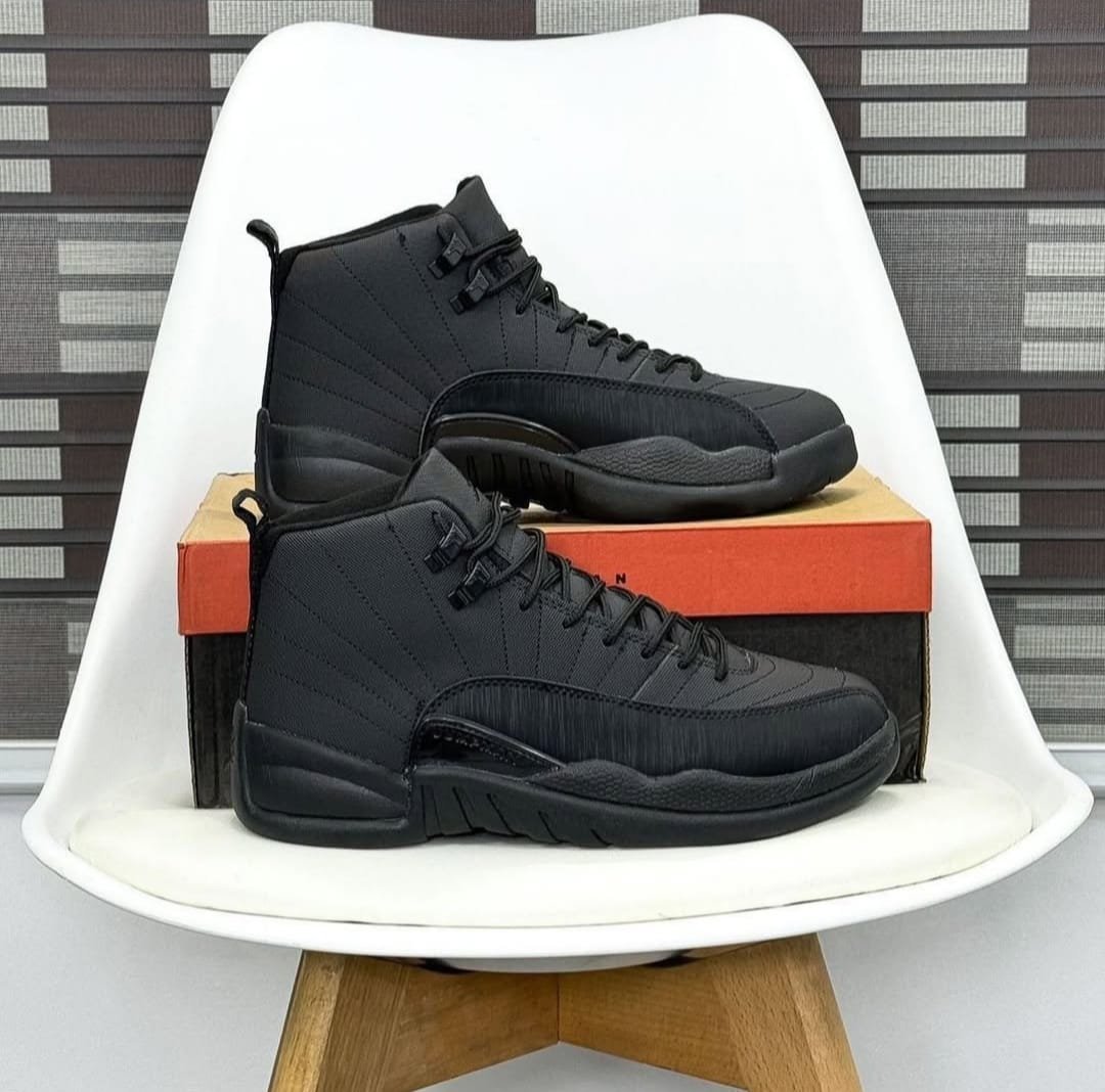 Nike Air Jordan Retro 12 Winterized Triple Black