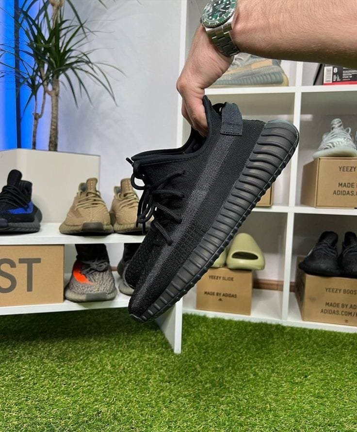 Adidas Yeezy Boost 350 V2 Onyx Black - Image 4