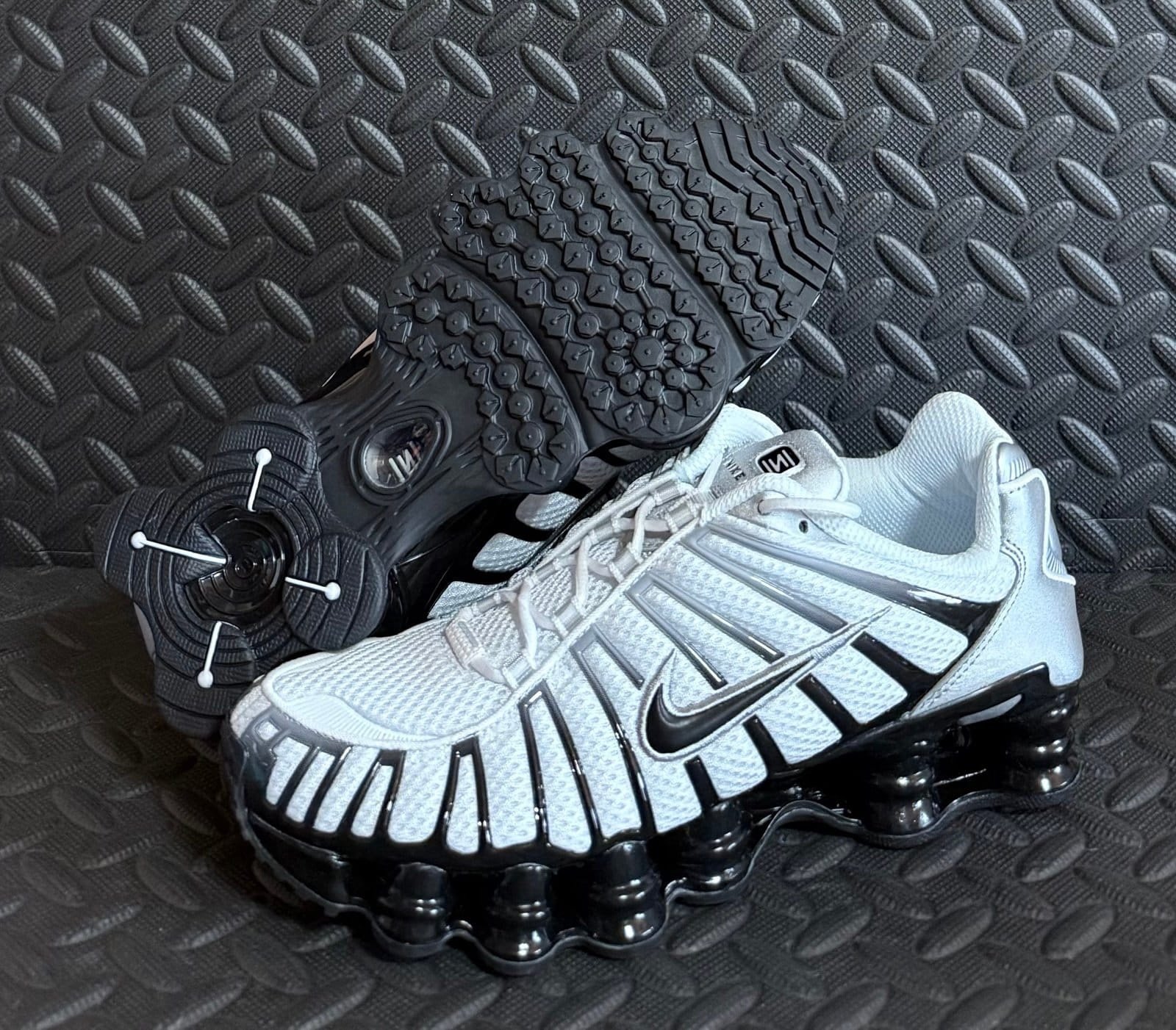 Nikee Shox TL Metallic Silver White Black - Image 4