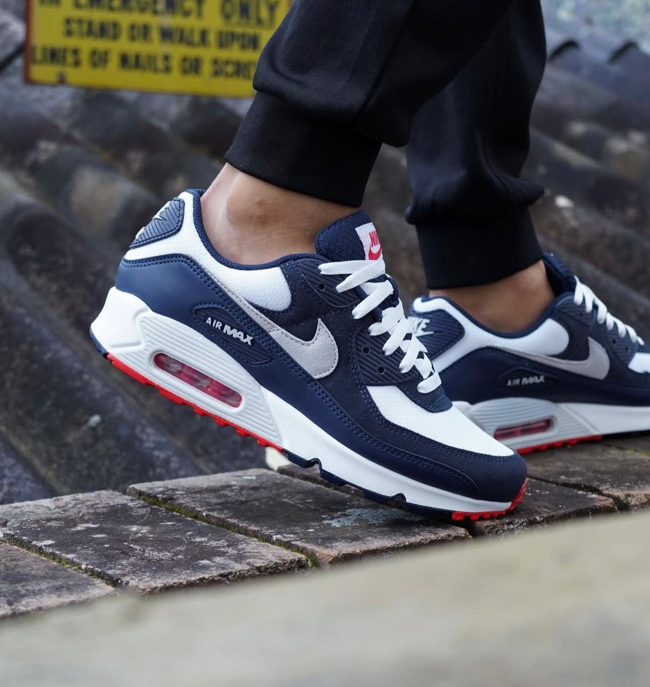 NIKE AIRMAX 90 OBSIDIAN TRACK RED - Image 5