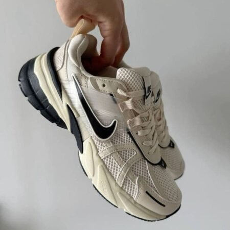 Nikee V2K Run Light Beige Black