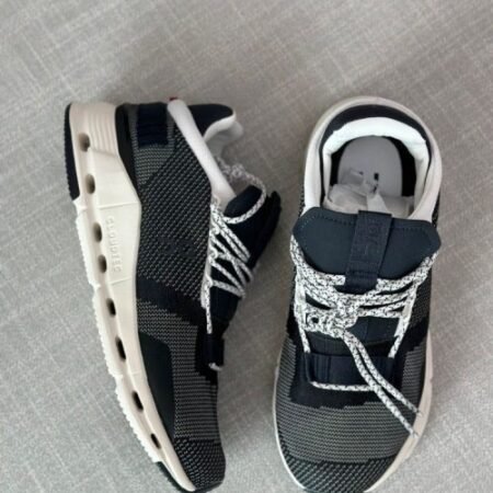 OnCloud Running Nova Black White