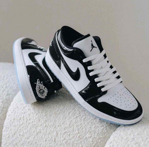 Nike Air Jordan 1 Low Concord - Image 2