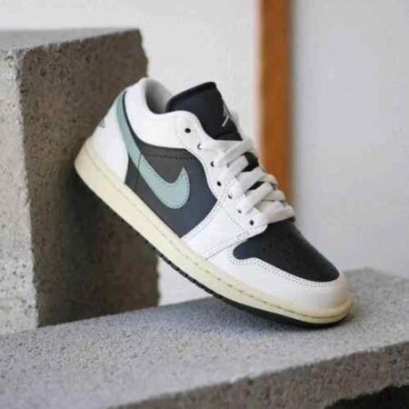 Nike Air Jordan Retro 1 Low Jade Smoke