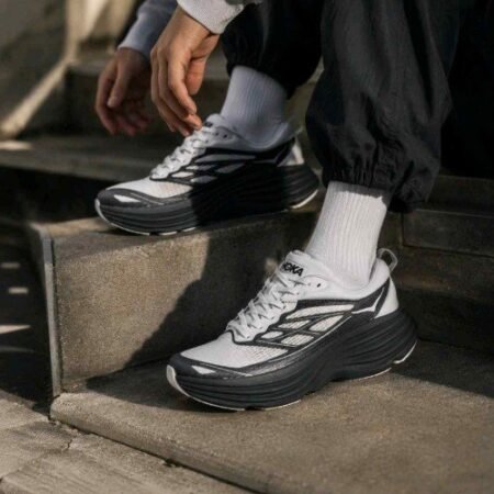 Hoka Bondi 8 Caged Stealth Tech Pack 2610