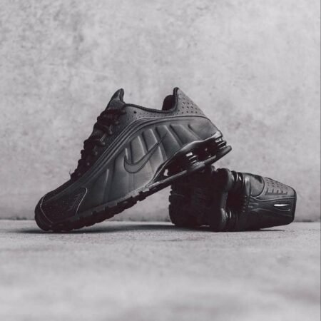 Nik shox R4 Triple black